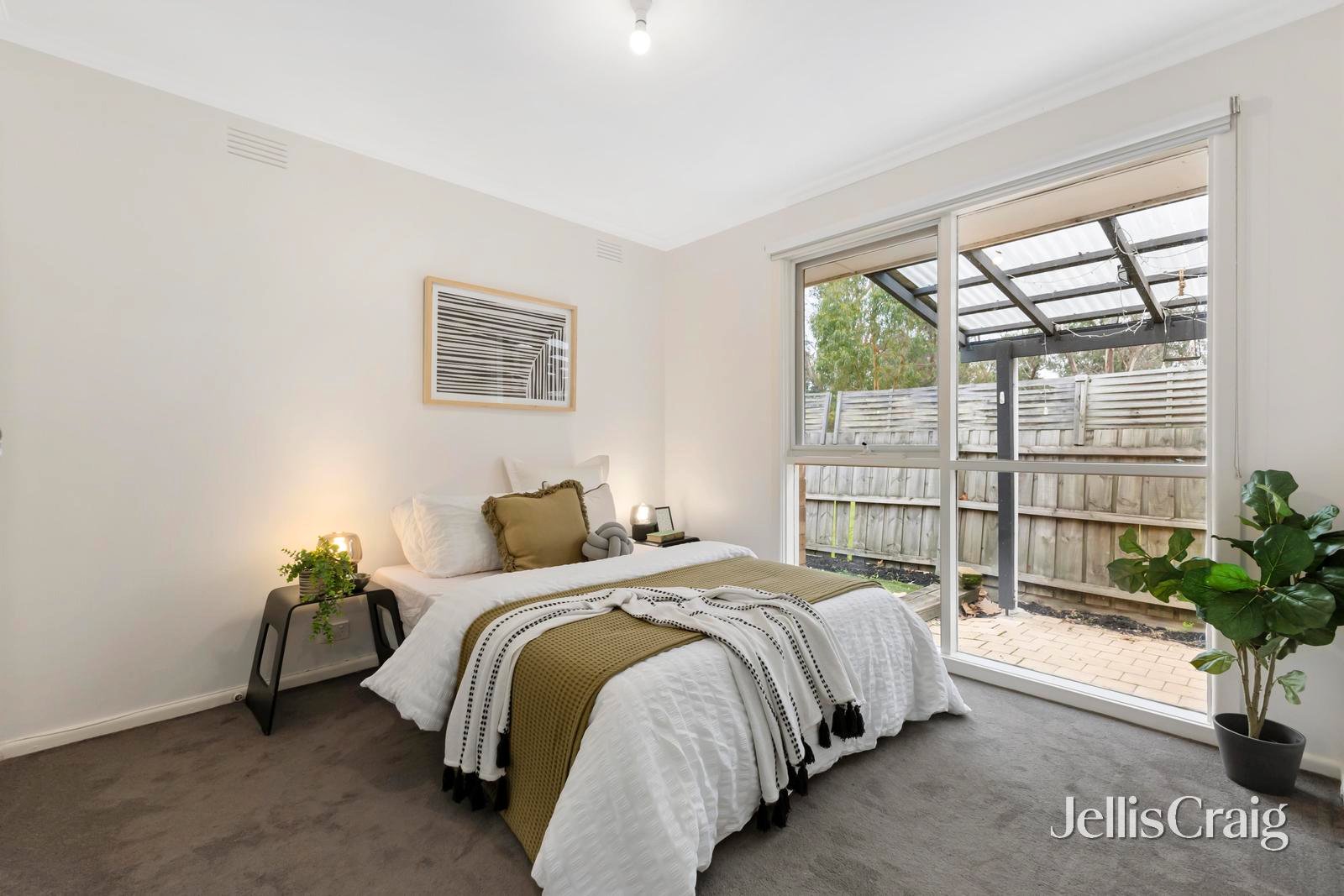2/126 Heatherdale Road, Mitcham image 4