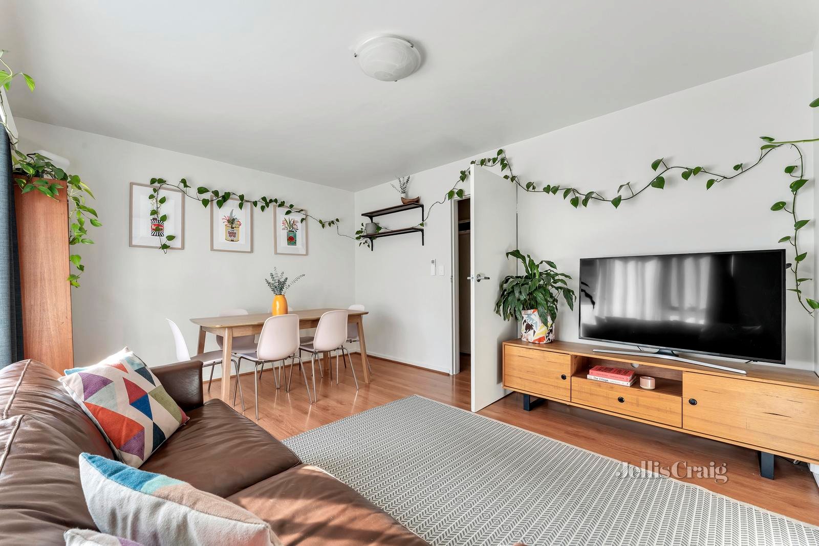 2/126 Mitchell Street, Brunswick East image 1