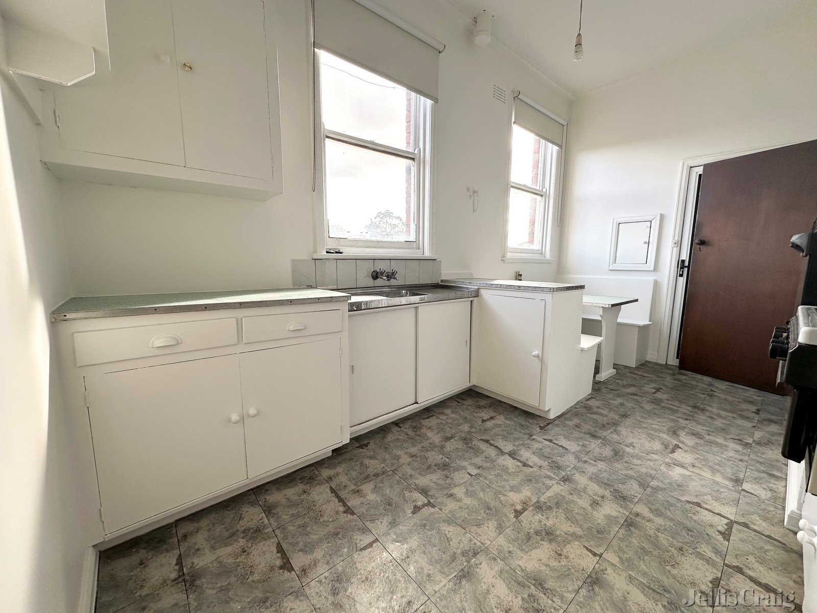 2/126 Moreland Road, Brunswick image 2