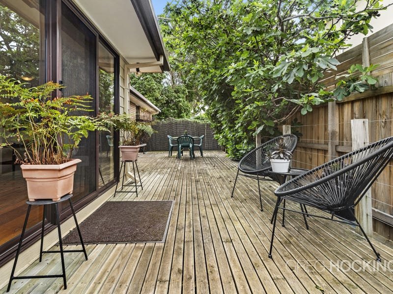 2/126 Stevedore Street, Williamstown image 10