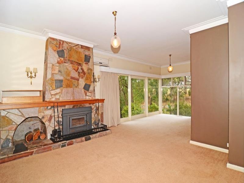 2127. Geelong Road, Mount Helen image 3