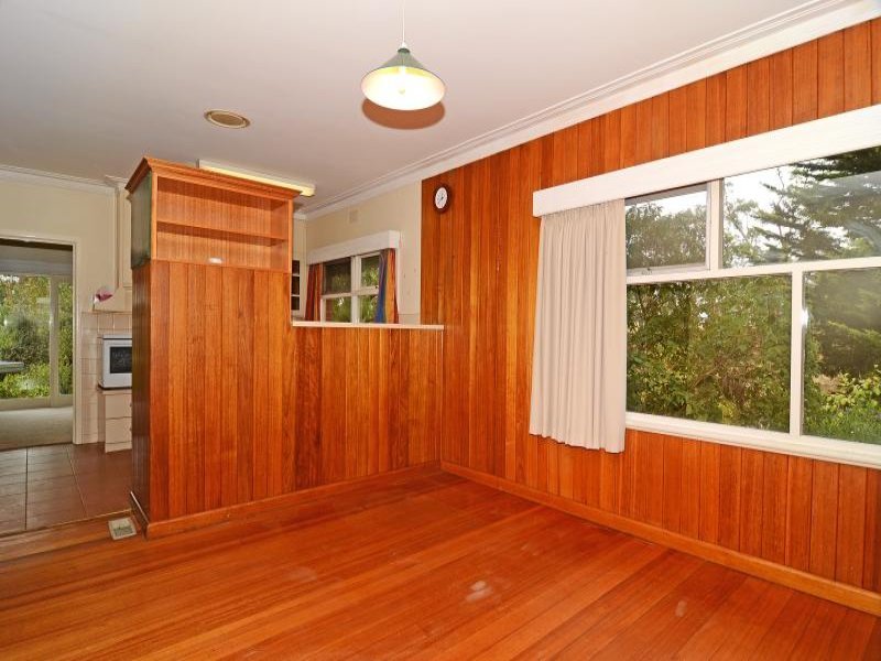 2127. Geelong Road, Mount Helen image 6