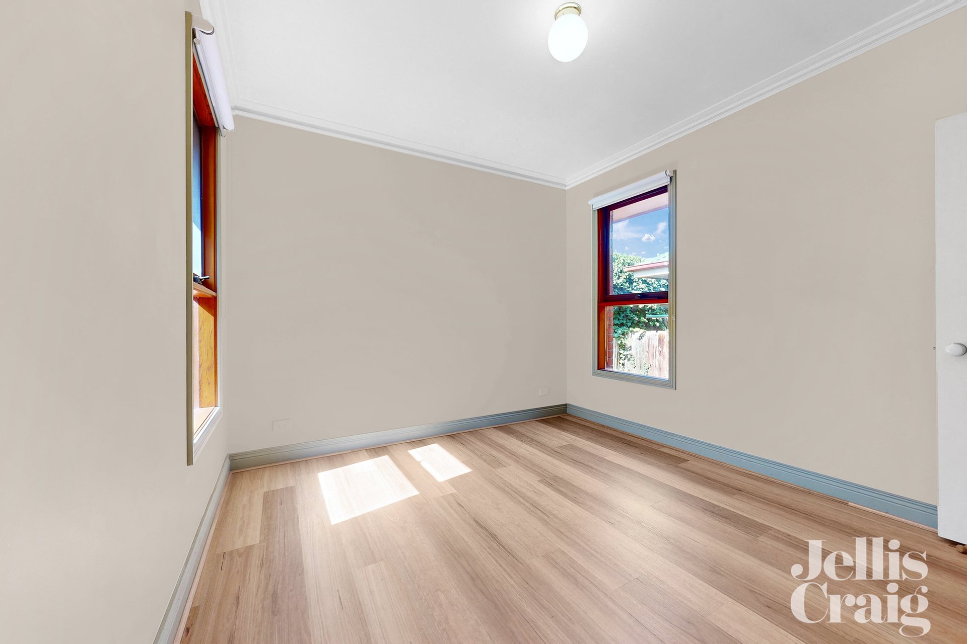 2/127 Ogilvie Street, Essendon image 7