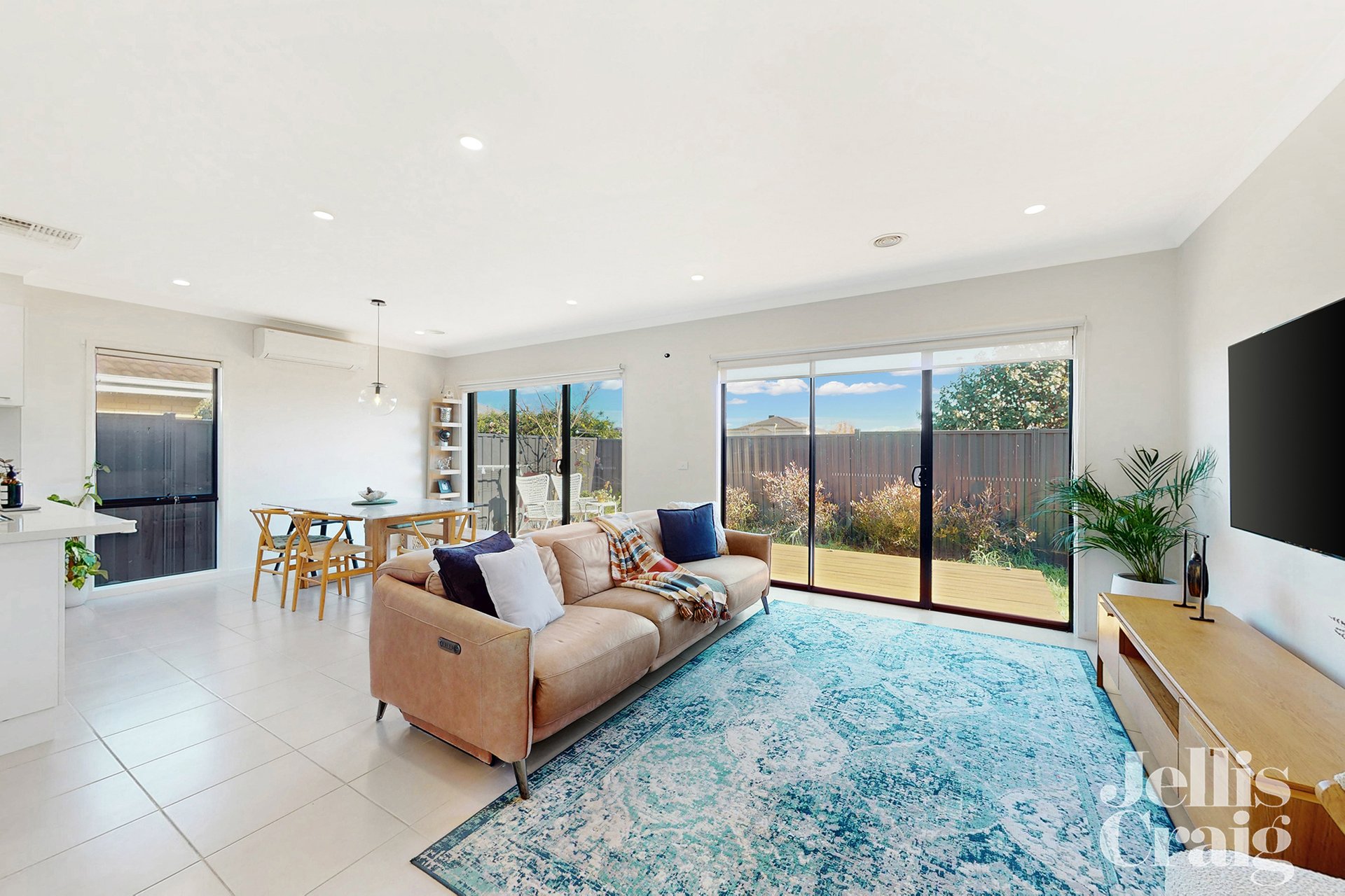 2/127 Tambet Street, Bentleigh East image 3