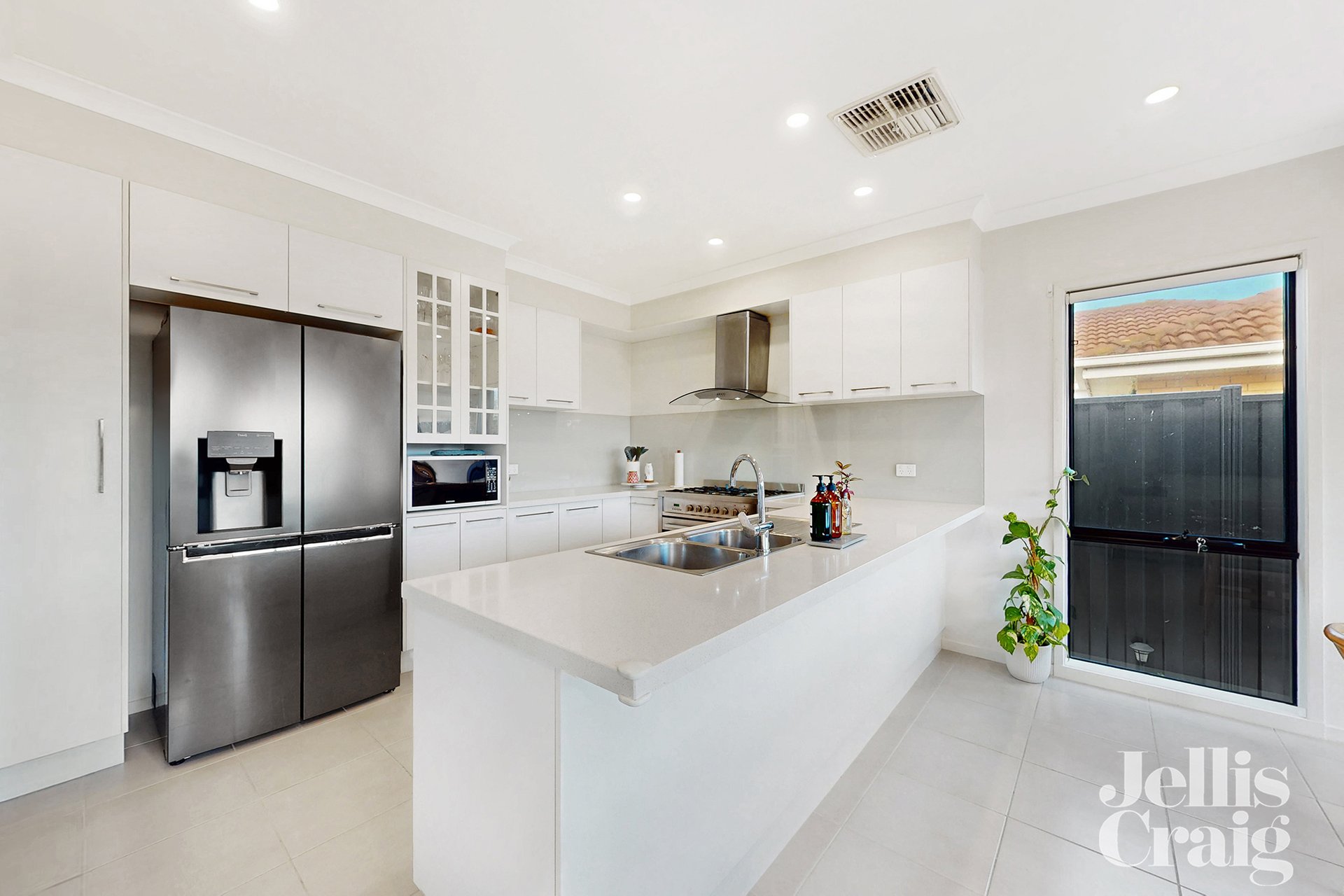 2/127 Tambet Street, Bentleigh East image 5