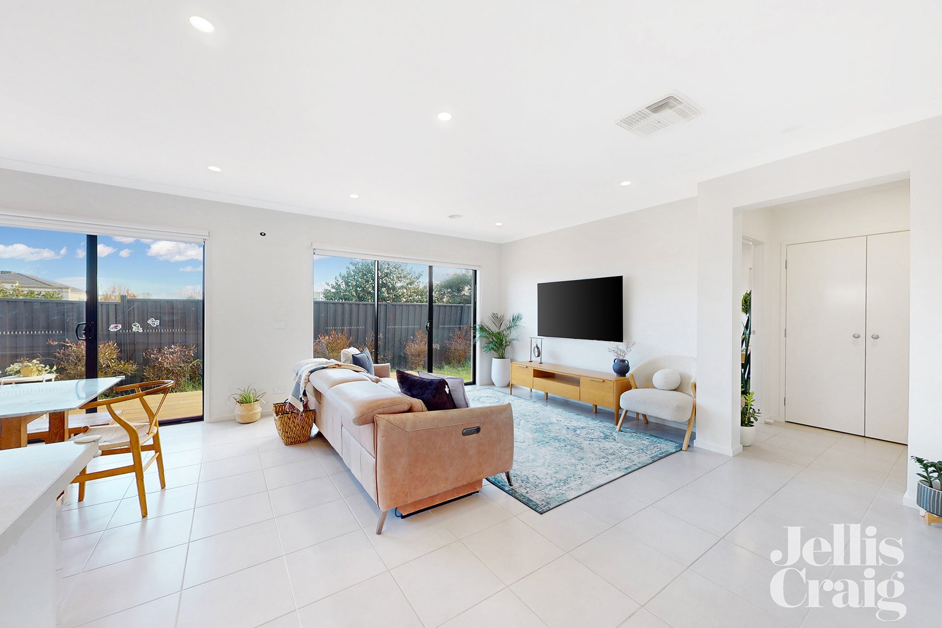 2/127 Tambet Street, Bentleigh East image 2