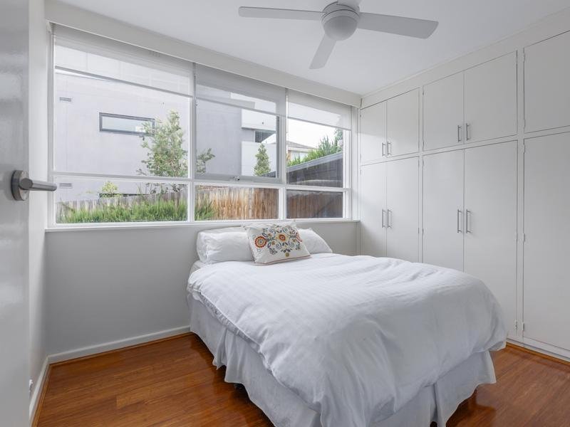 2/1275 Burke Road, Kew image 6