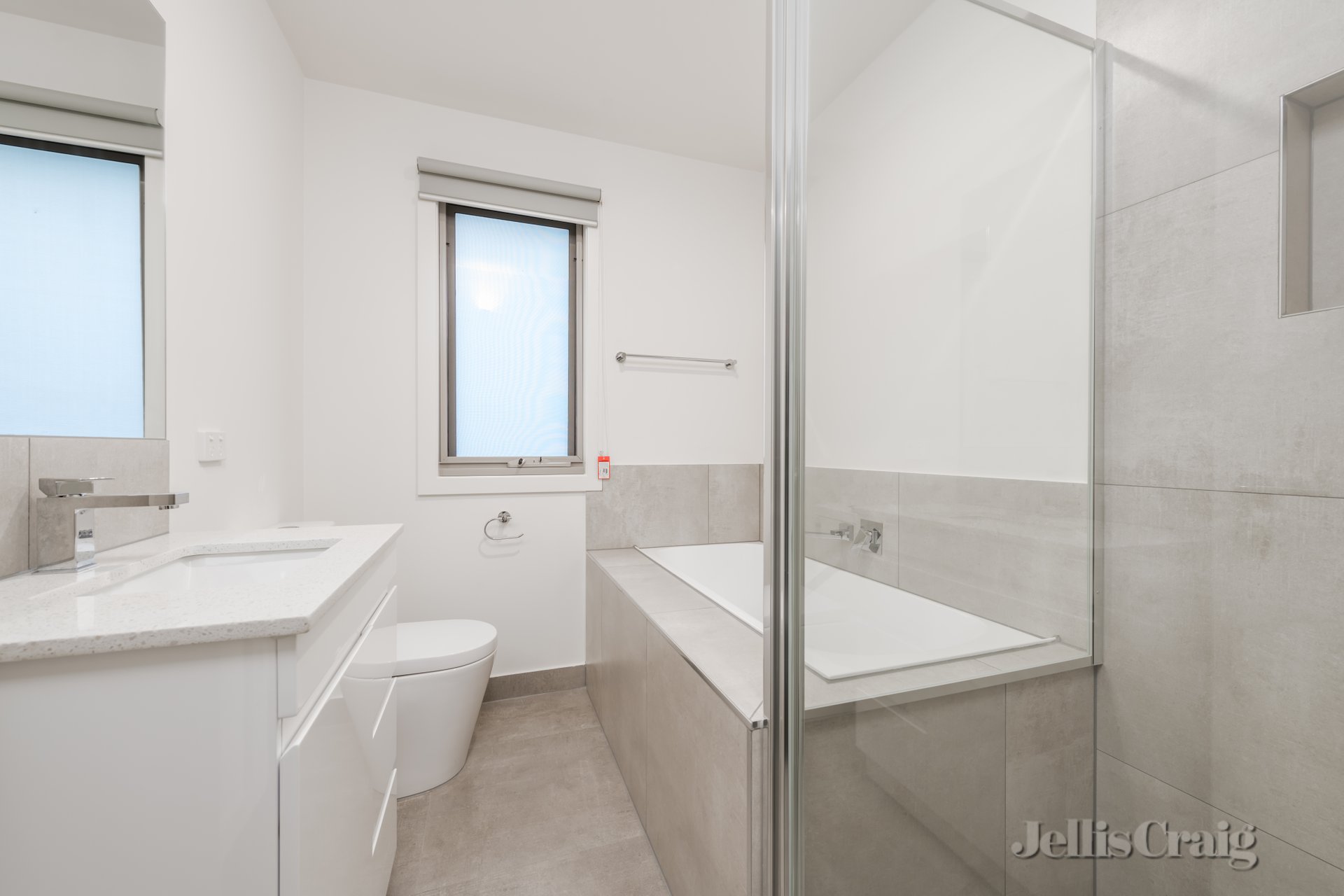 2/128 Kanooka Road, Boronia image 5
