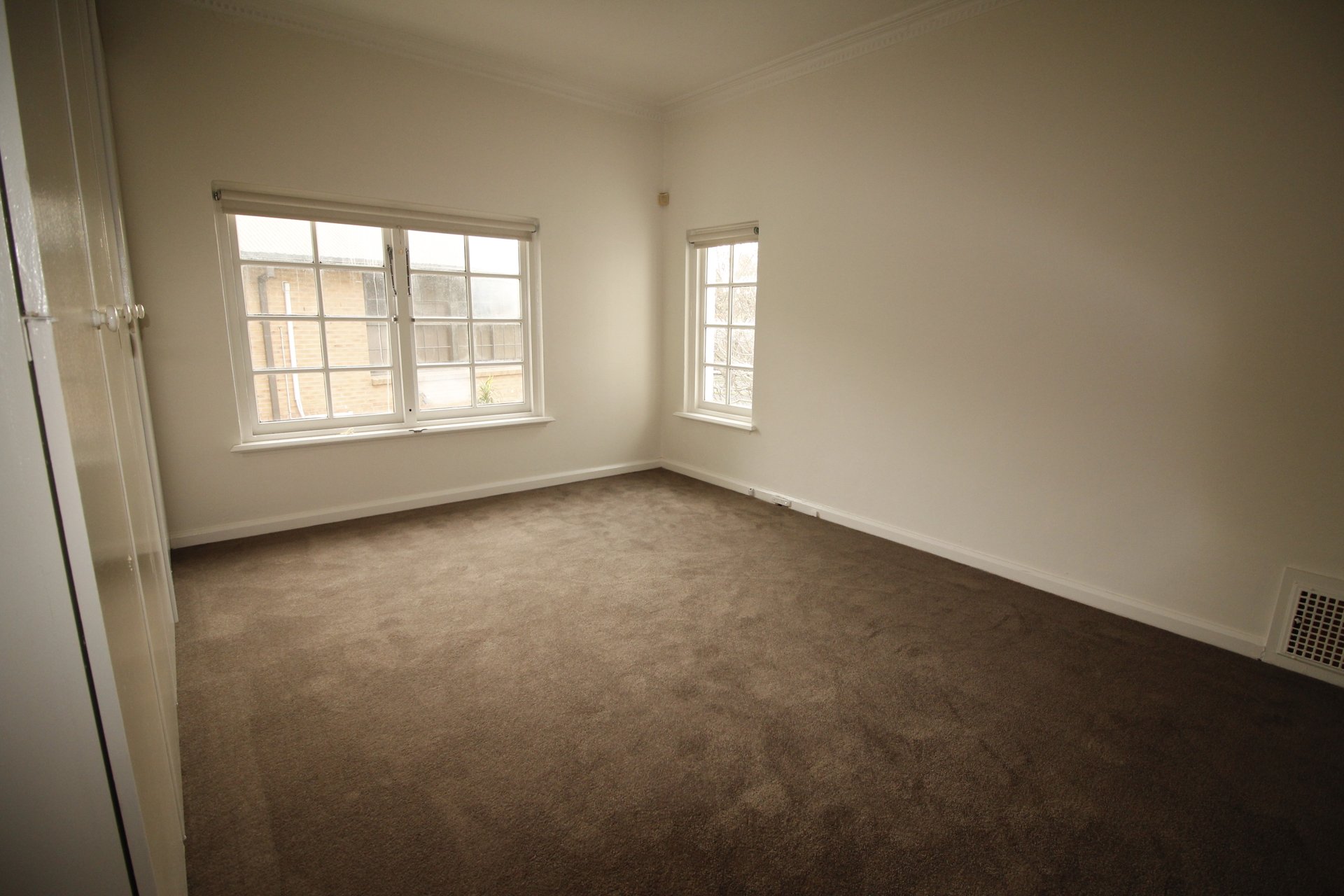 Property Gallery Thumbnail 4