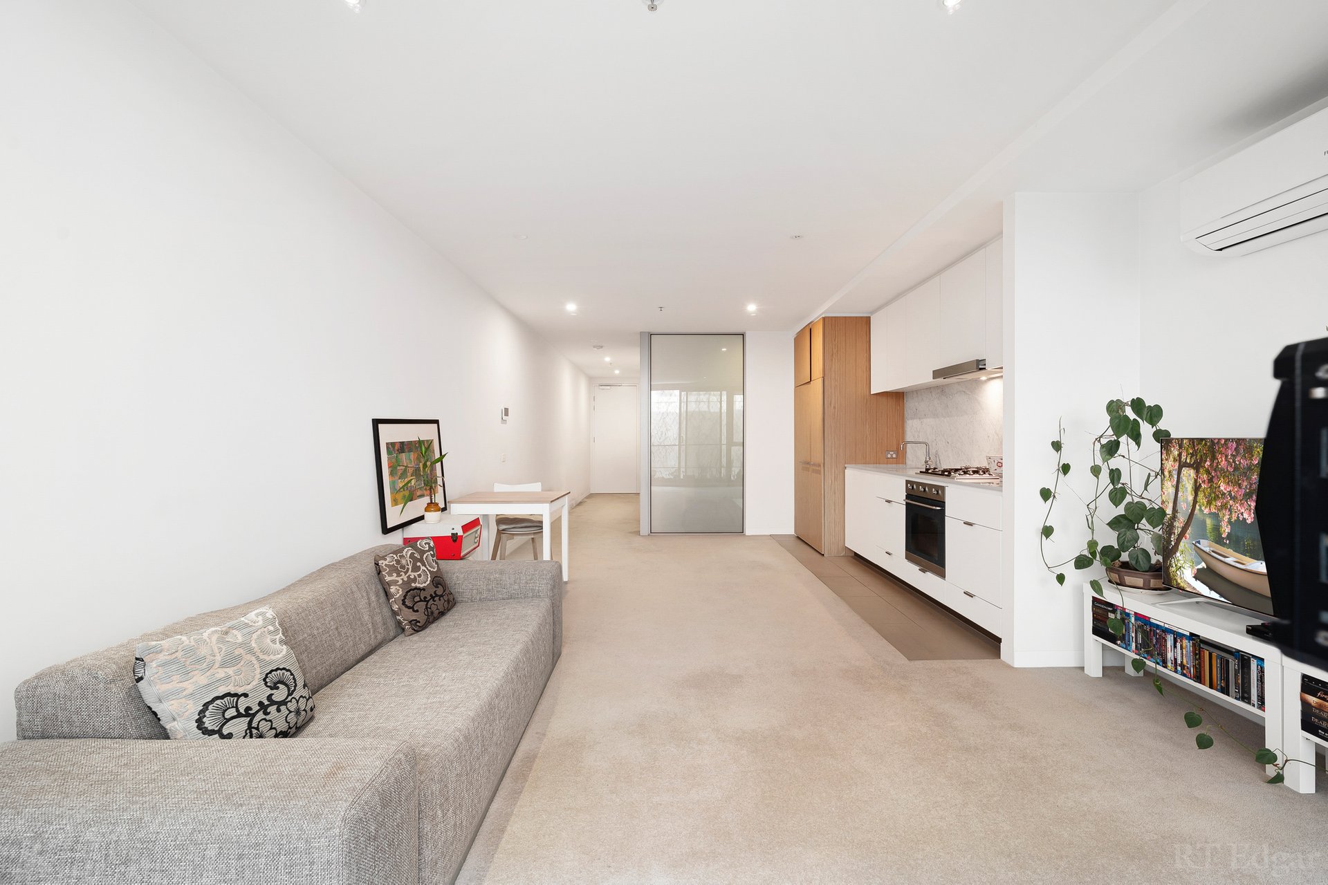 212/99 Dow Street, Port Melbourne image 4