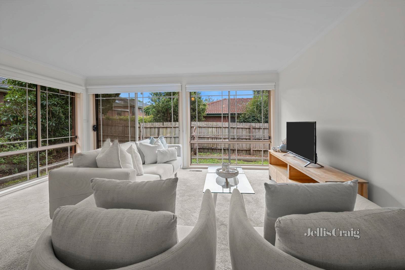 2/12A Lusher Road, Croydon image 5