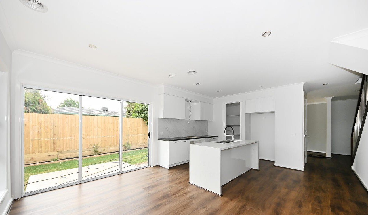 2/13 Albert Street, Mount&nbsp;Waverley image 1