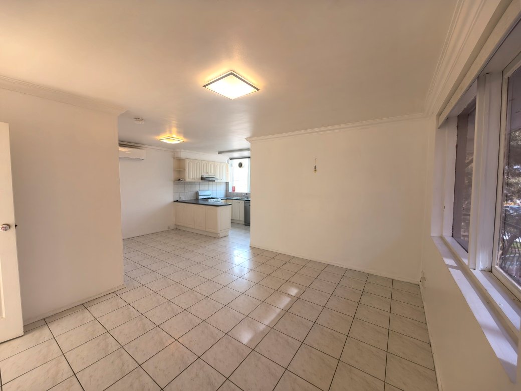 2/13 Alberta Street, West Footscray image 3