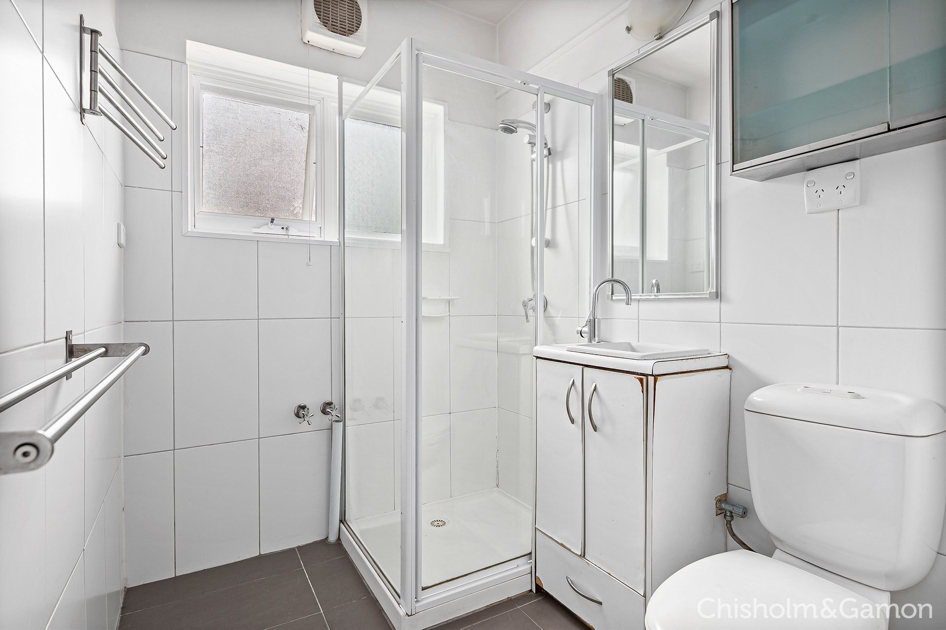 2/13 Beach Avenue, Elwood image 5