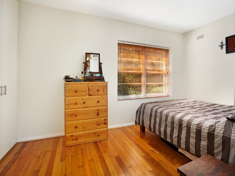 2/13 Beach Avenue, Elwood image 5
