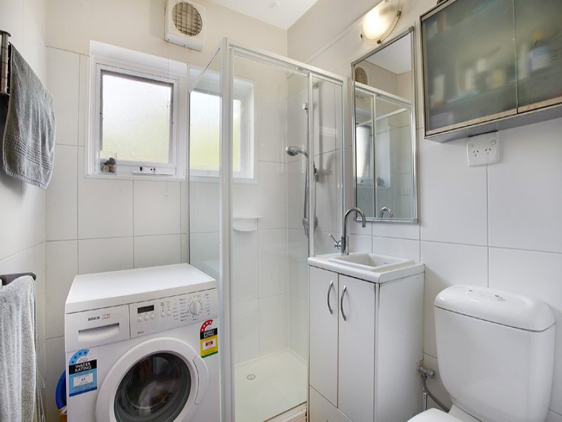 2/13 Beach Avenue, Elwood image 6