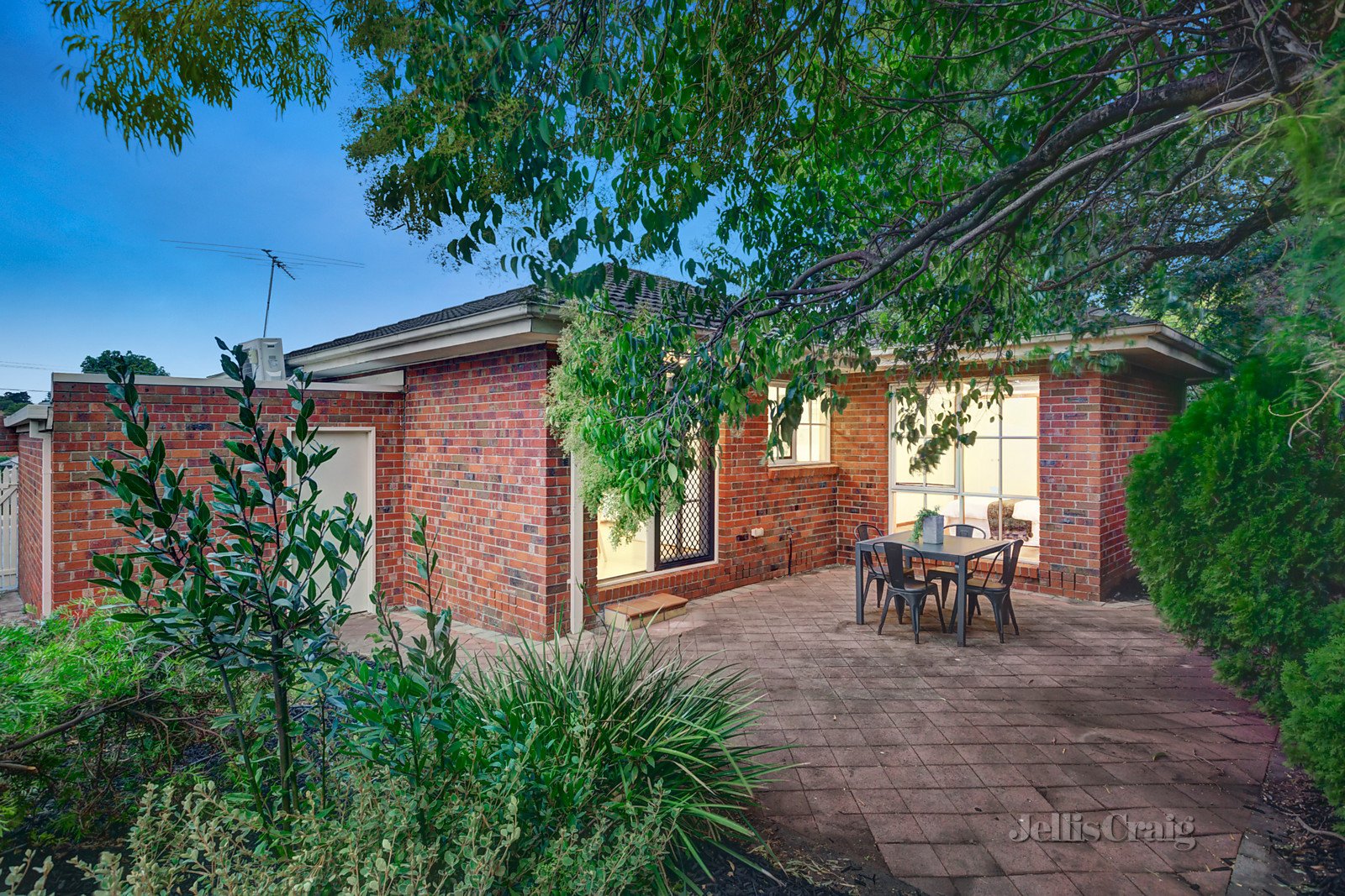 2/13 Childers Street, Kew image 3