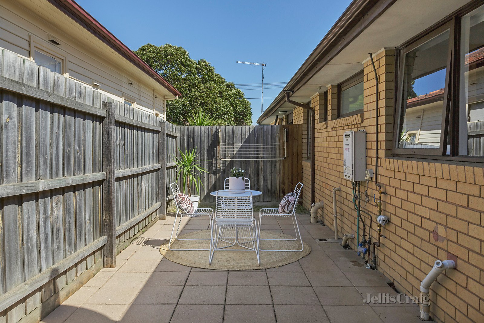 2/13 Crewe Road, Hughesdale image 8