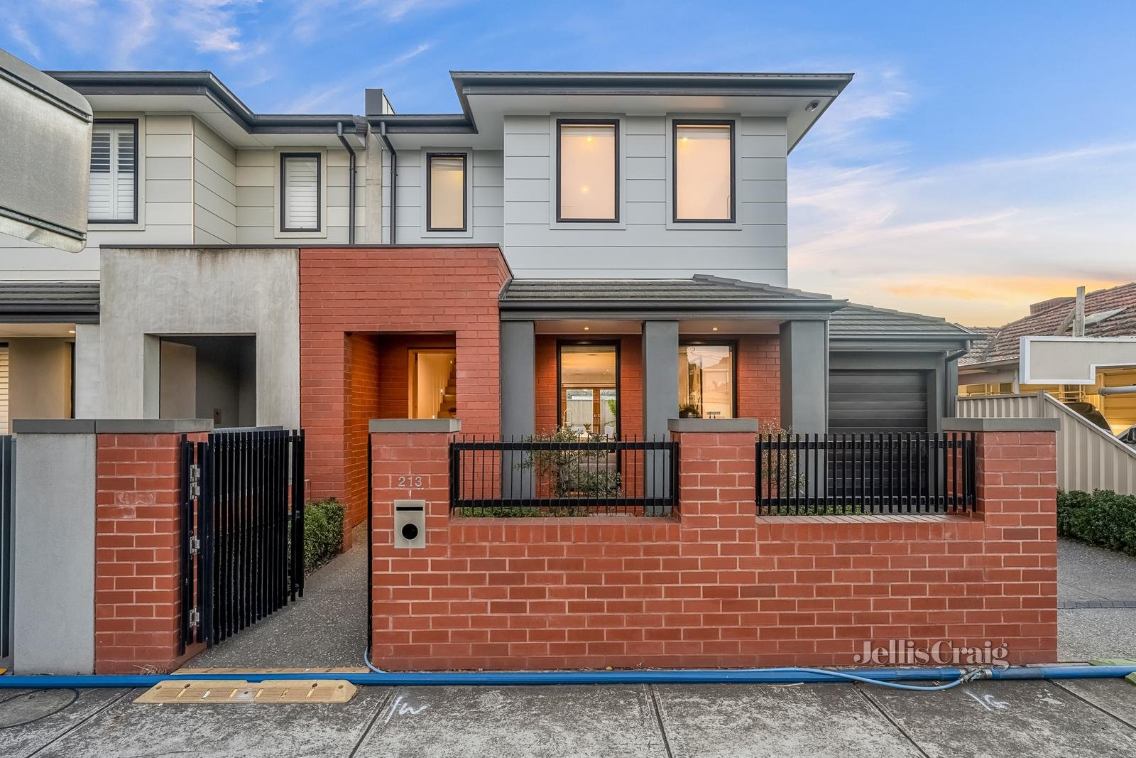 213 Cumberland Road, Pascoe Vale image 1