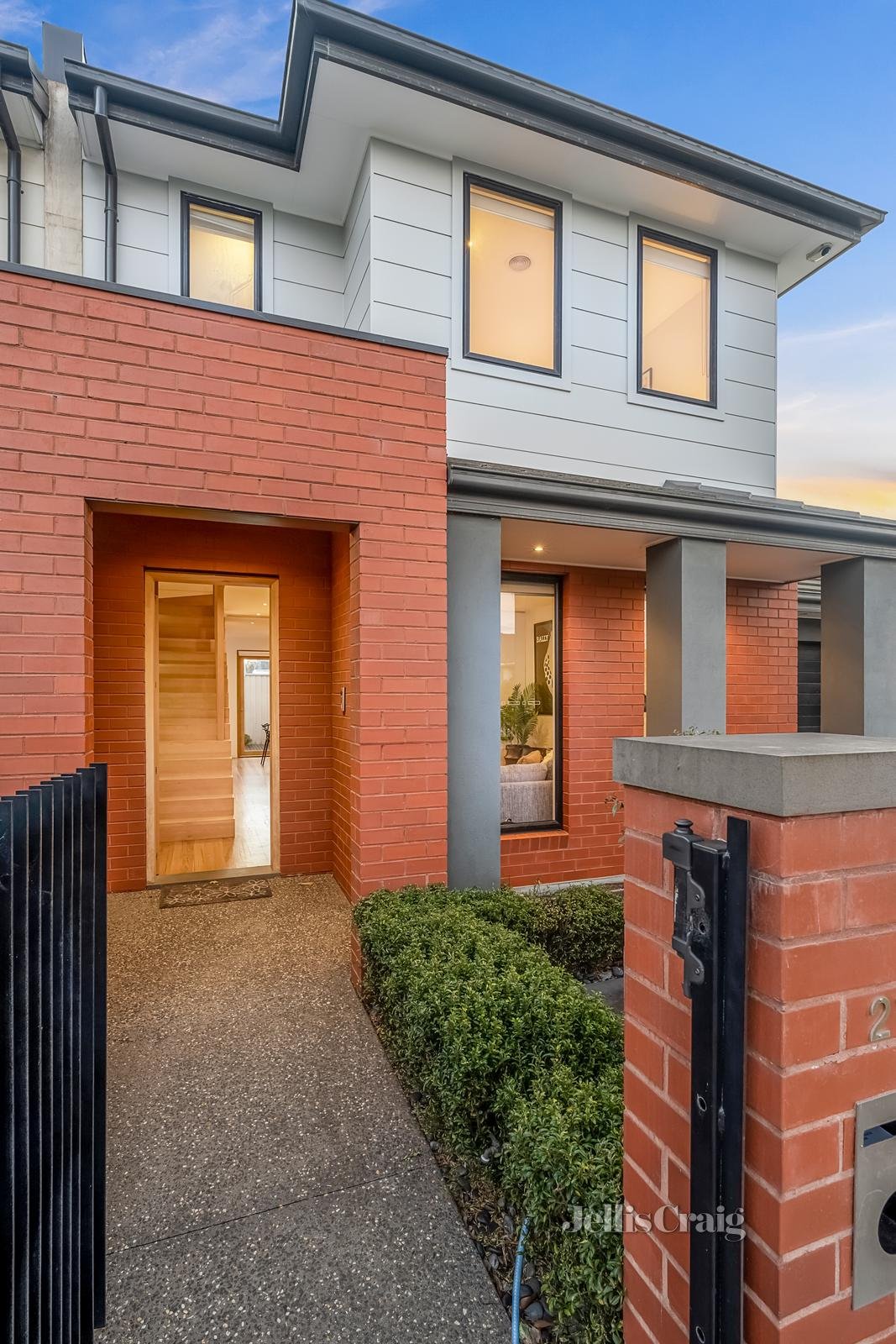 213 Cumberland Road, Pascoe Vale image 3