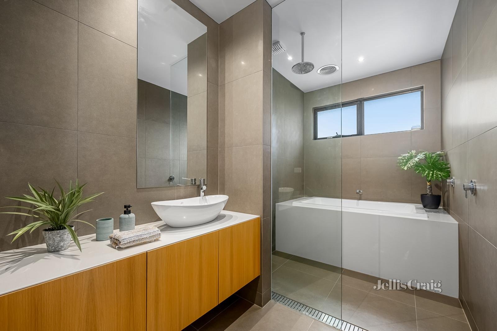 213 Cumberland Road, Pascoe Vale image 12