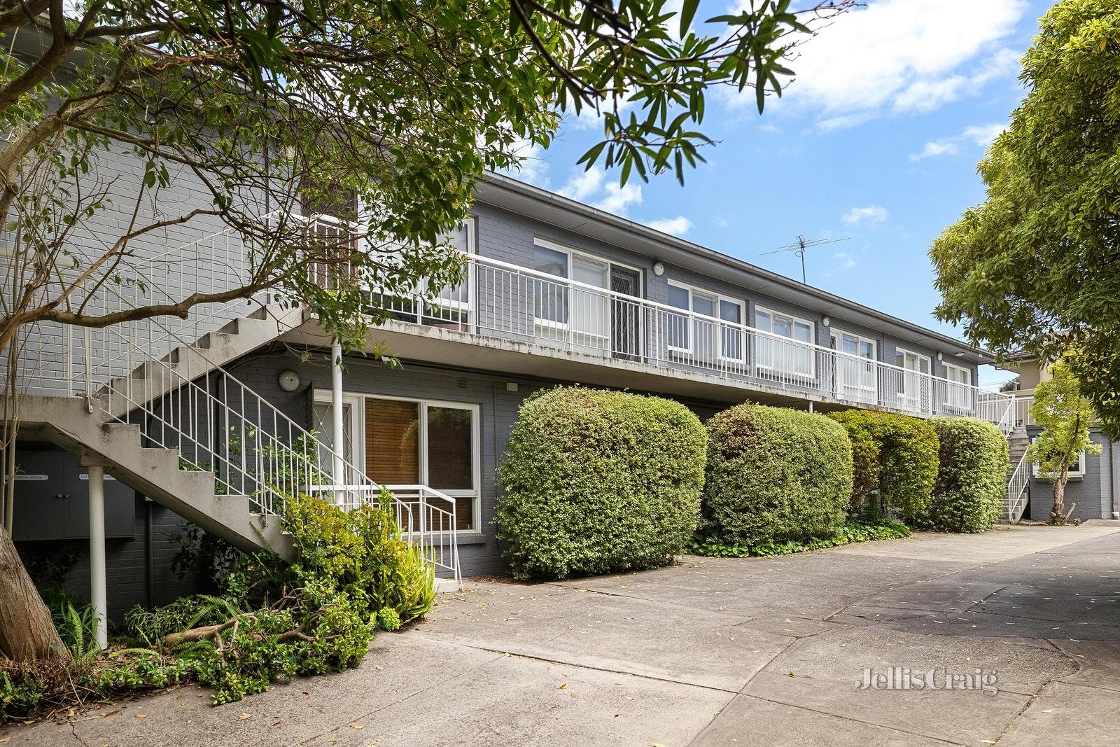 2/13 Dixon Street, Malvern image 1