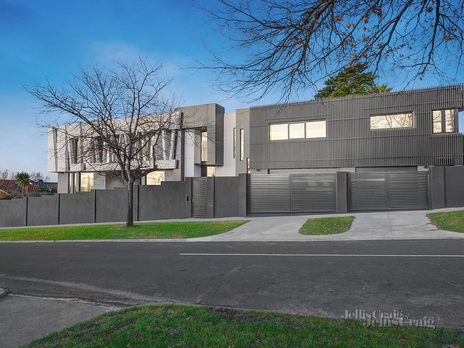 213 Doncaster Road, Balwyn North - Print Image 1
