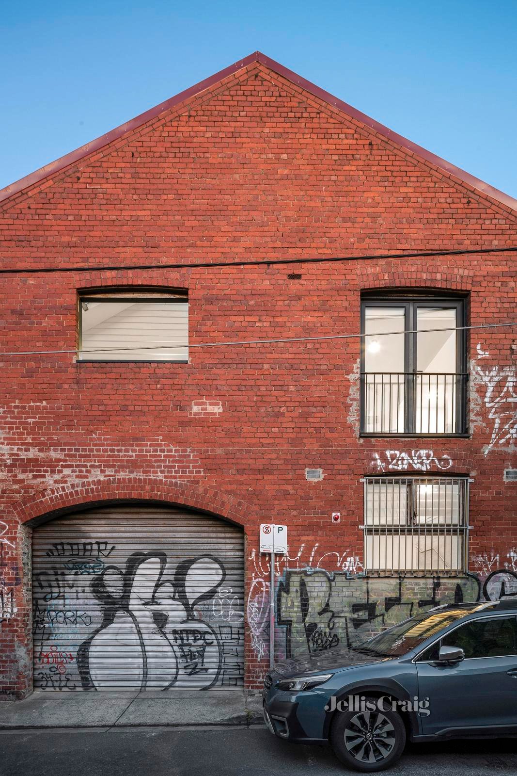 2/13 Eastment Street, Northcote image 2