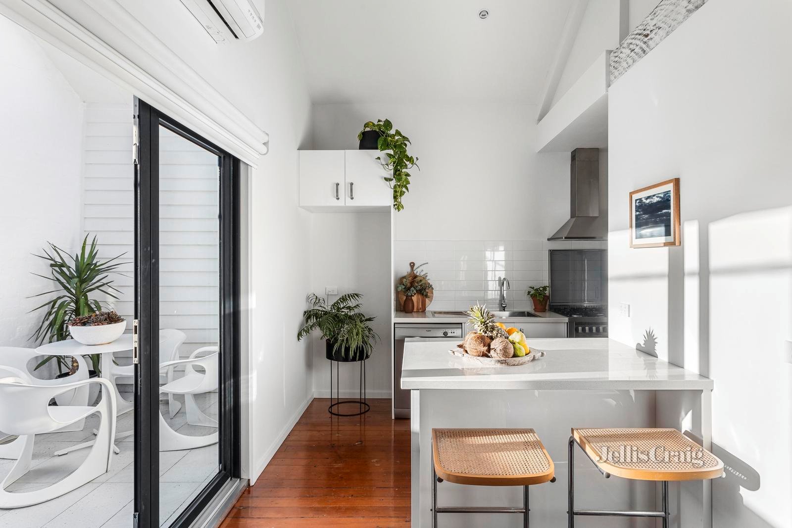 2/13 Eastment Street, Northcote image 3