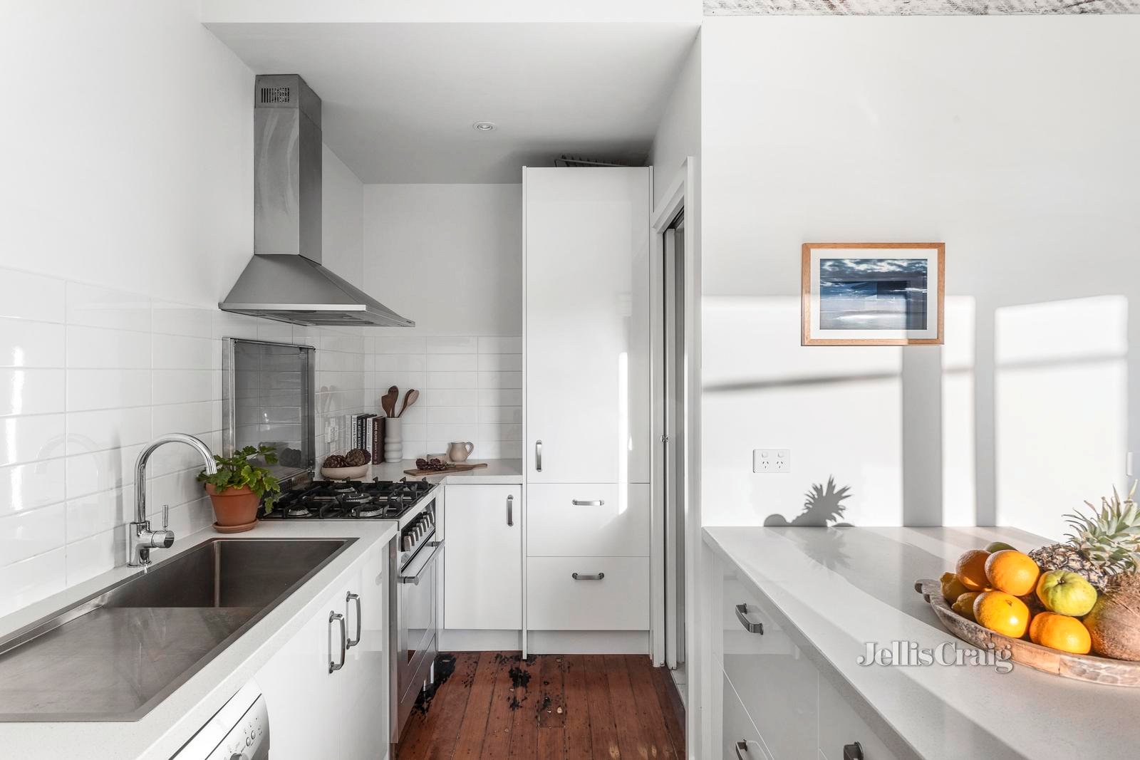 2/13 Eastment Street, Northcote image 5