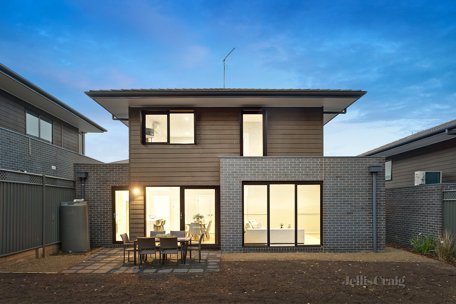 2/13 Evelyn Way, St Helena image 9