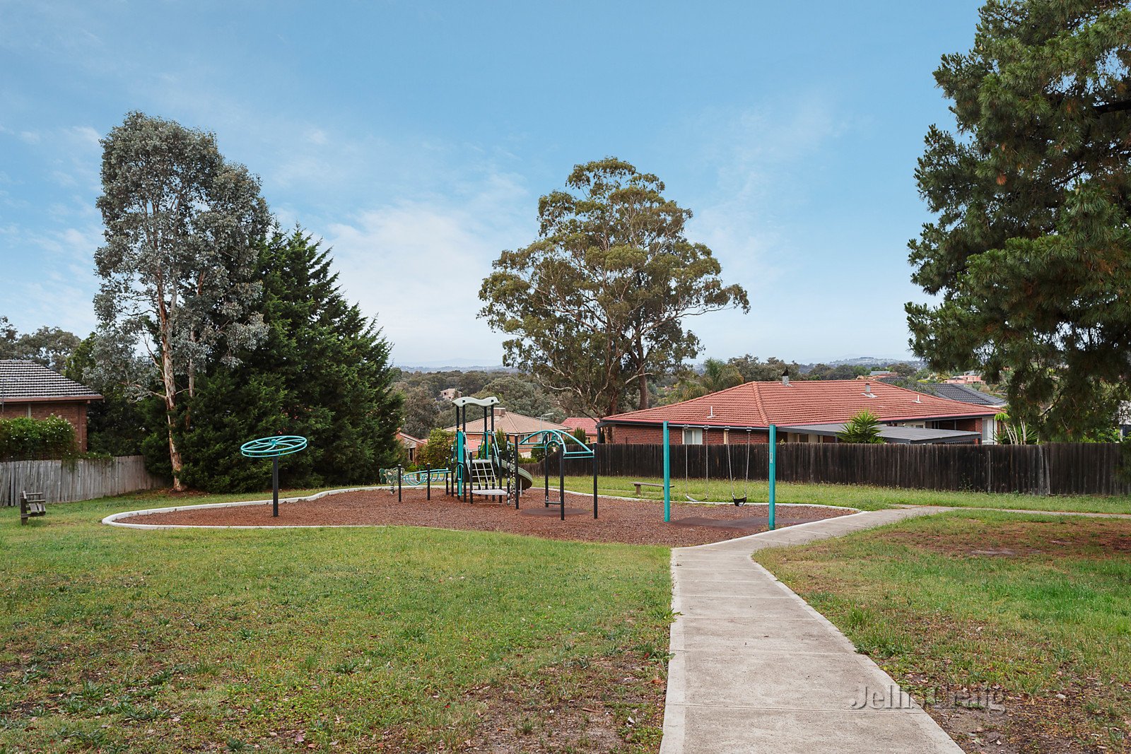 2/13 Evelyn Way, St Helena image 10