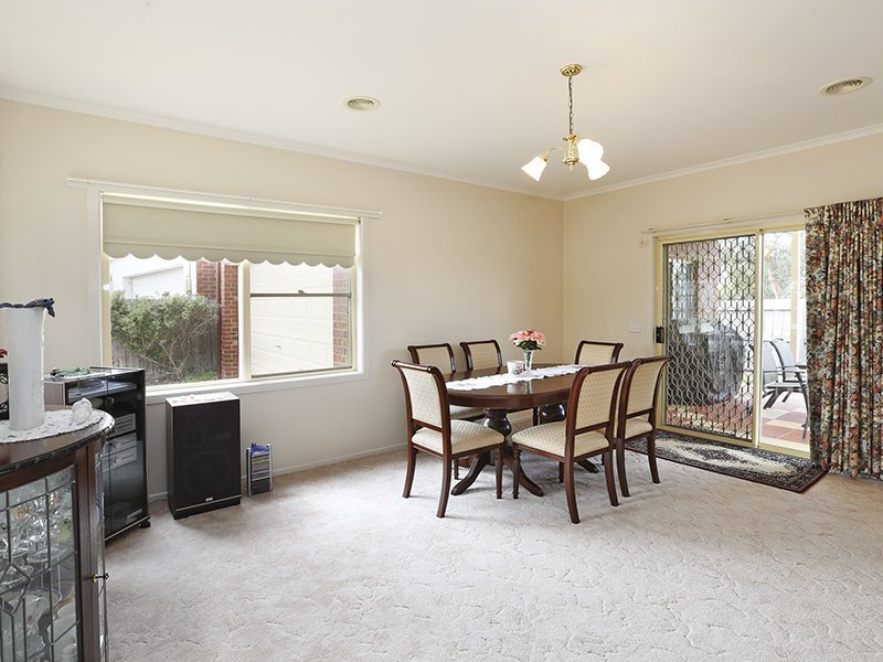 2/13 Finningley Court, Highton image 4