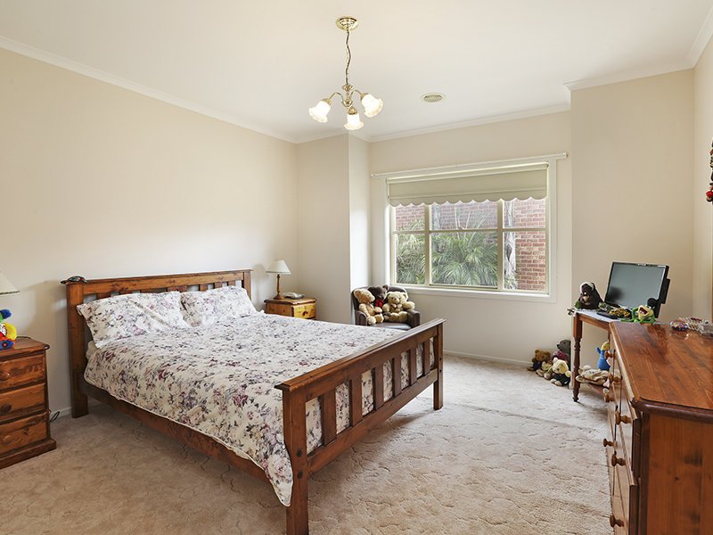 2/13 Finningley Court, Highton image 5