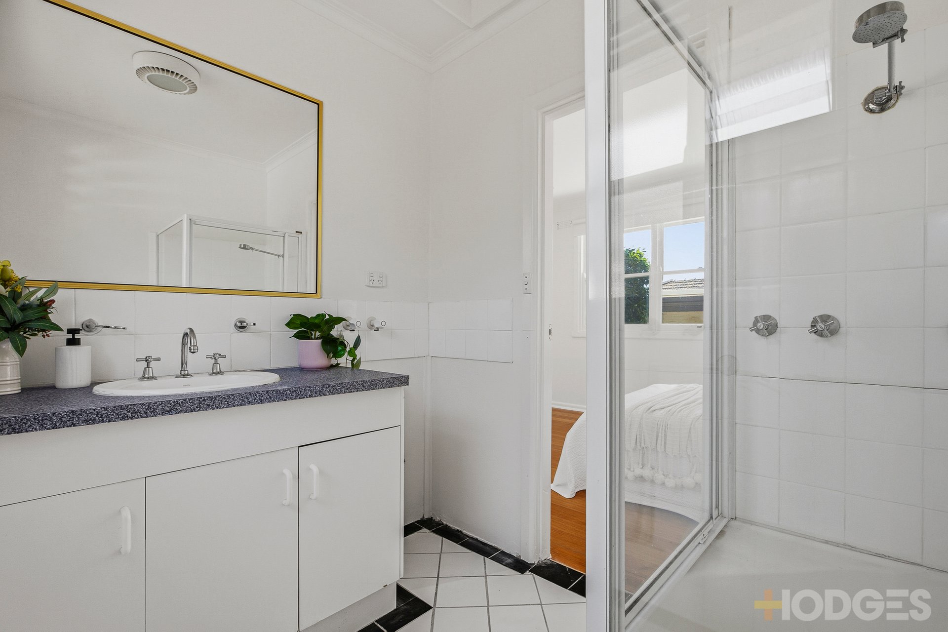 2 / 13 Florence Street Mentone