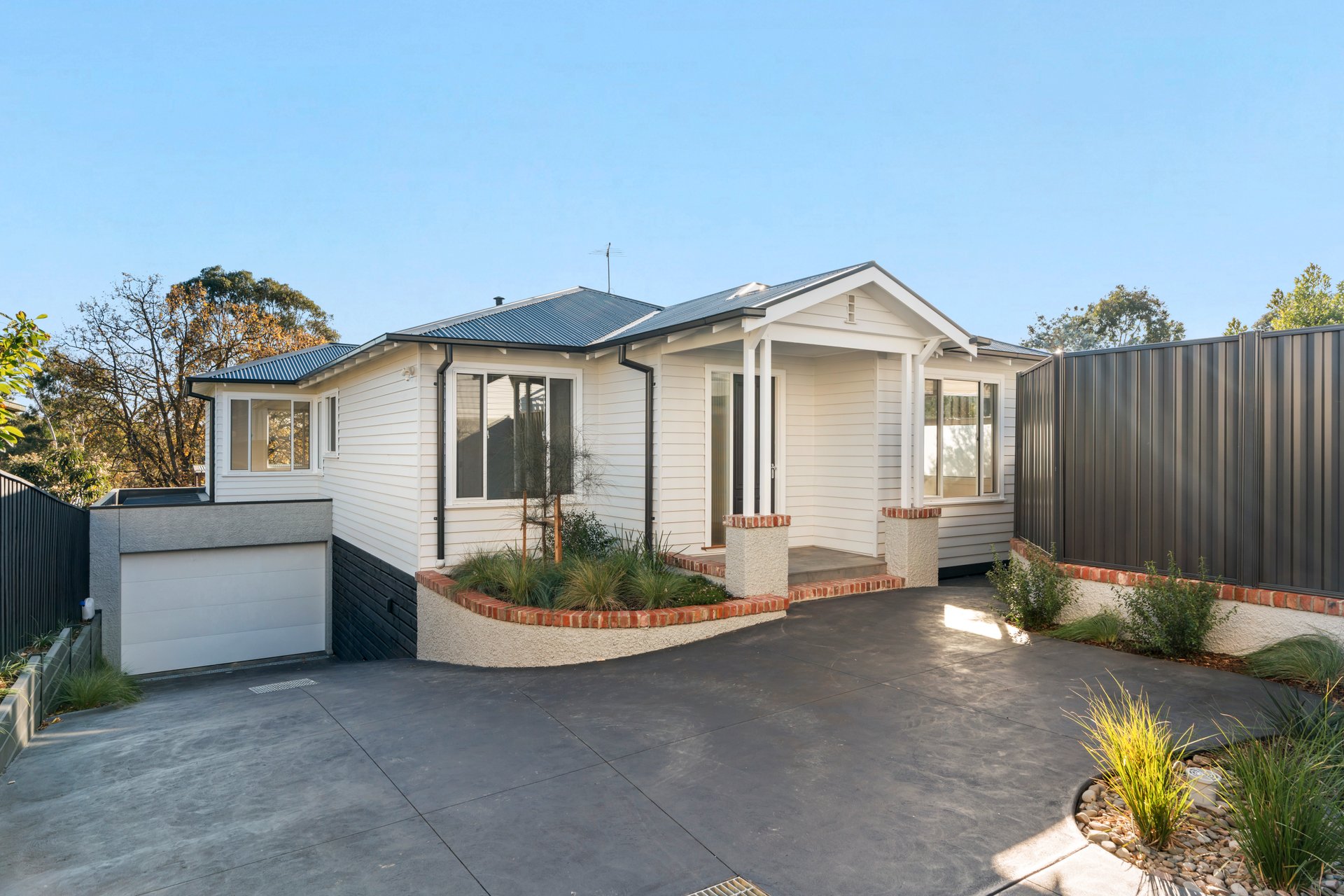 2/13 Hoban Avenue, Montmorency image 1