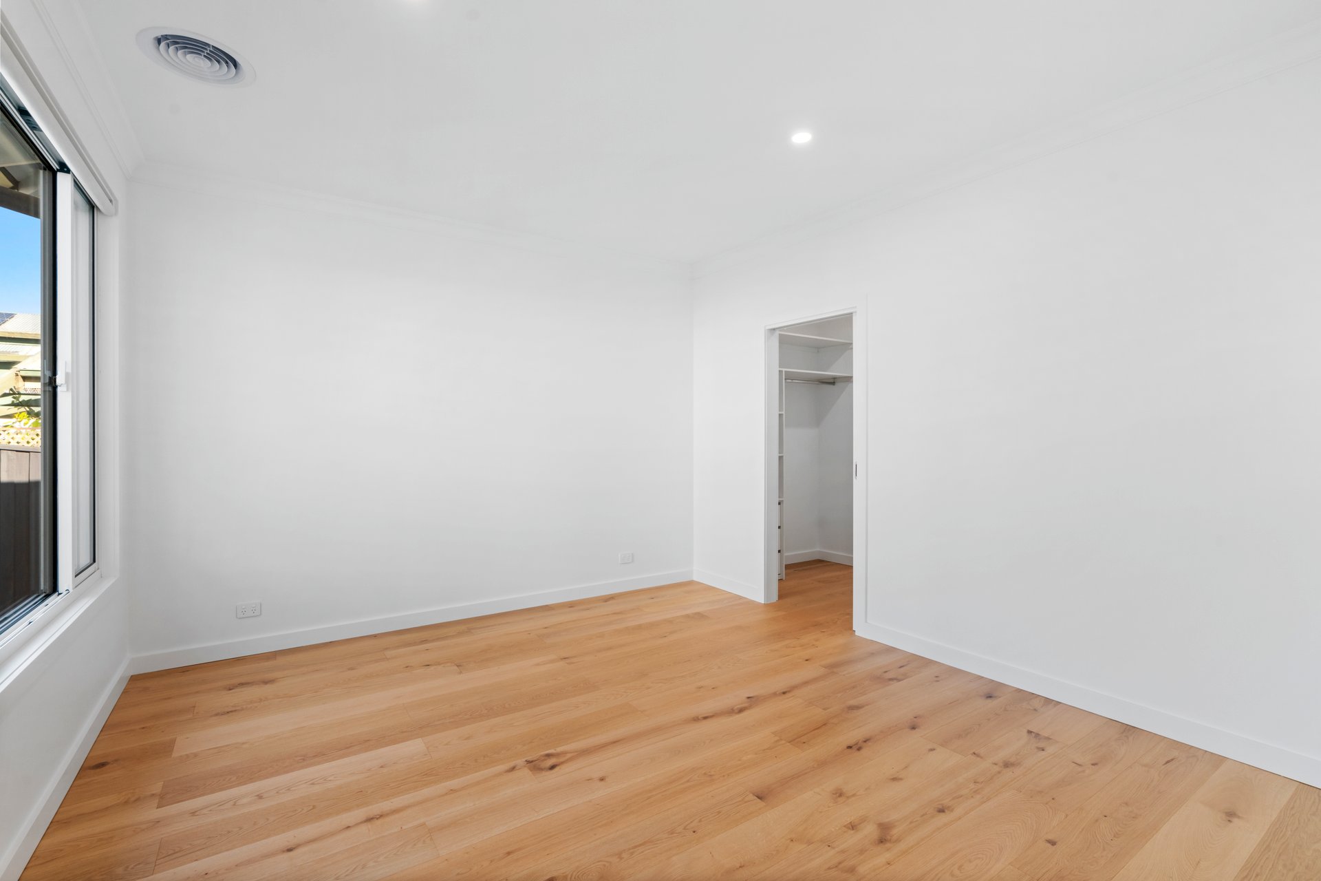 2/13 Hoban Avenue, Montmorency image 7