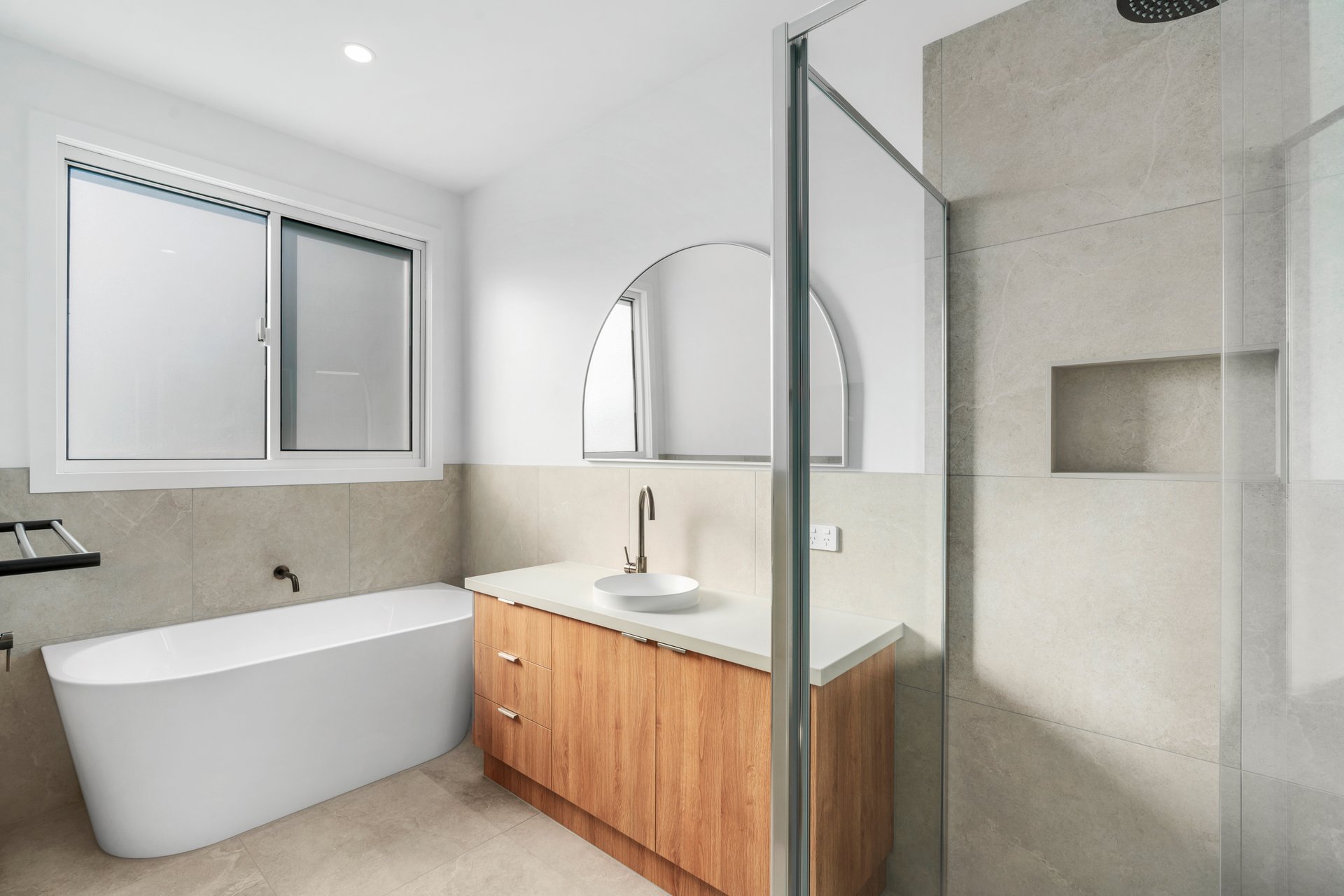 2/13 Hoban Avenue, Montmorency image 8