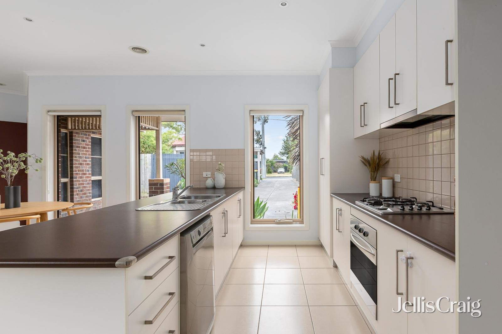 2/13 Jubilee Street, Newport image 4