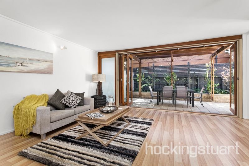 2/13 Kent Street, Kew image 1