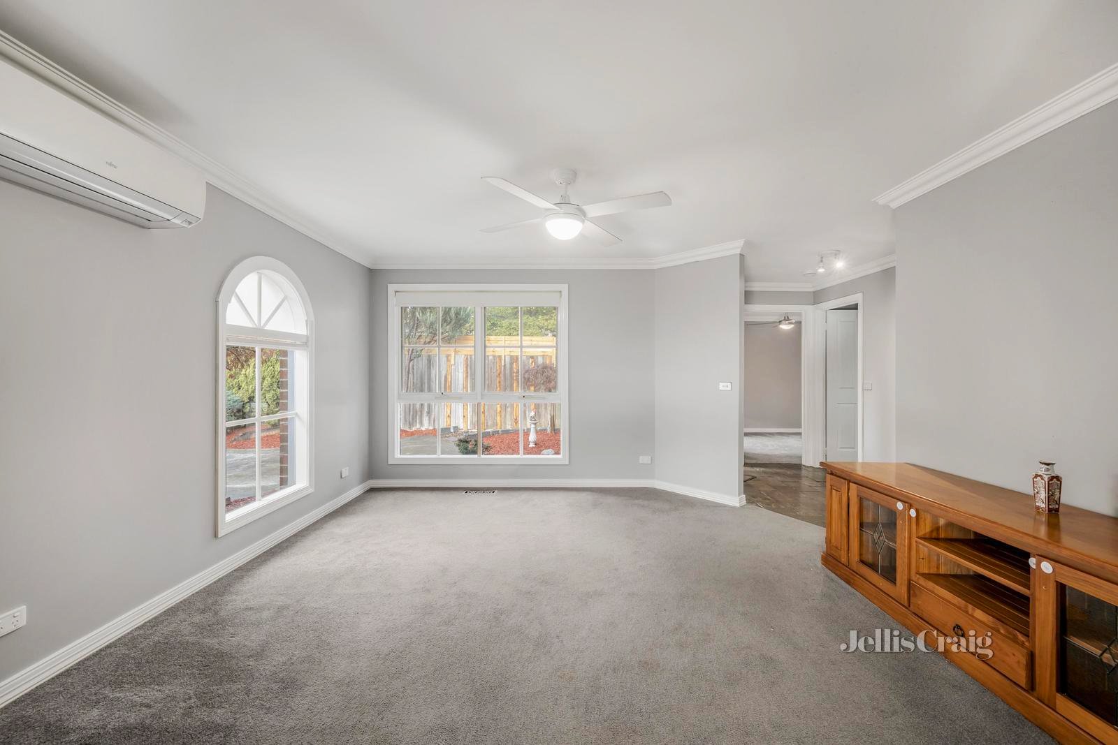 2/13 Kincumber Drive, Croydon image 5