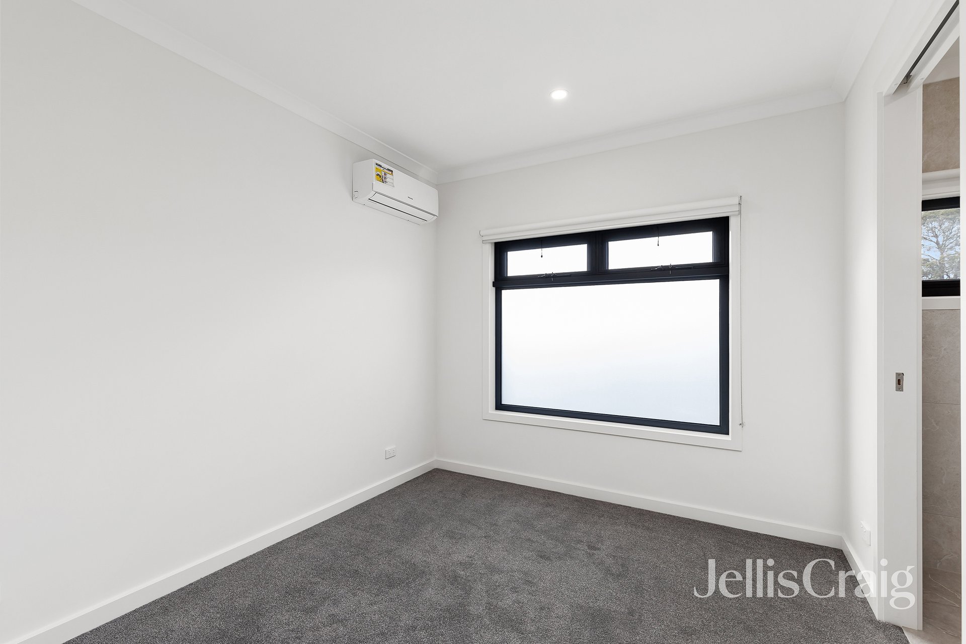 2/13 Leyte Parade, Heidelberg West image 6