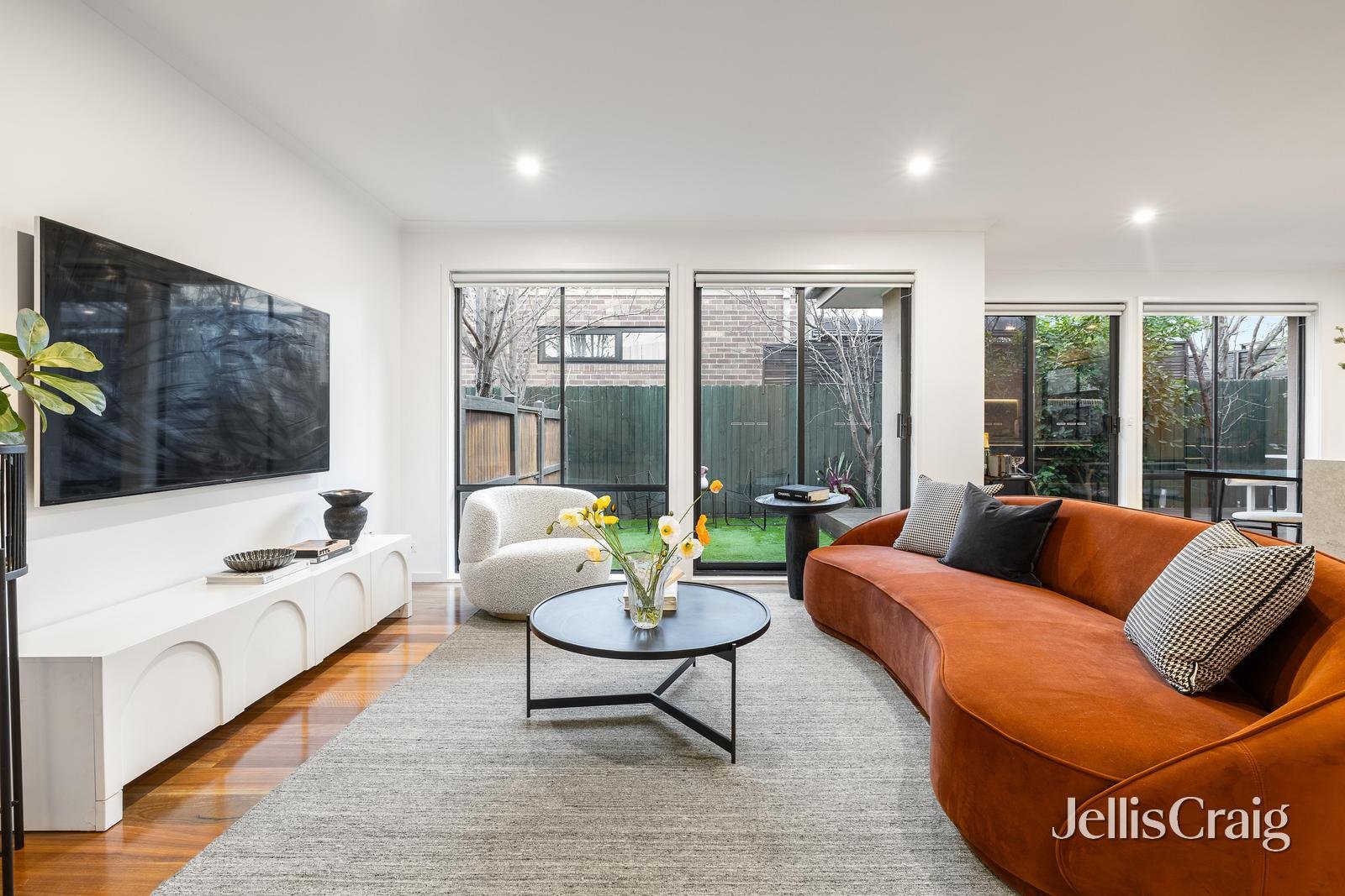 2/13 Lilac Street, Bentleigh East image 5
