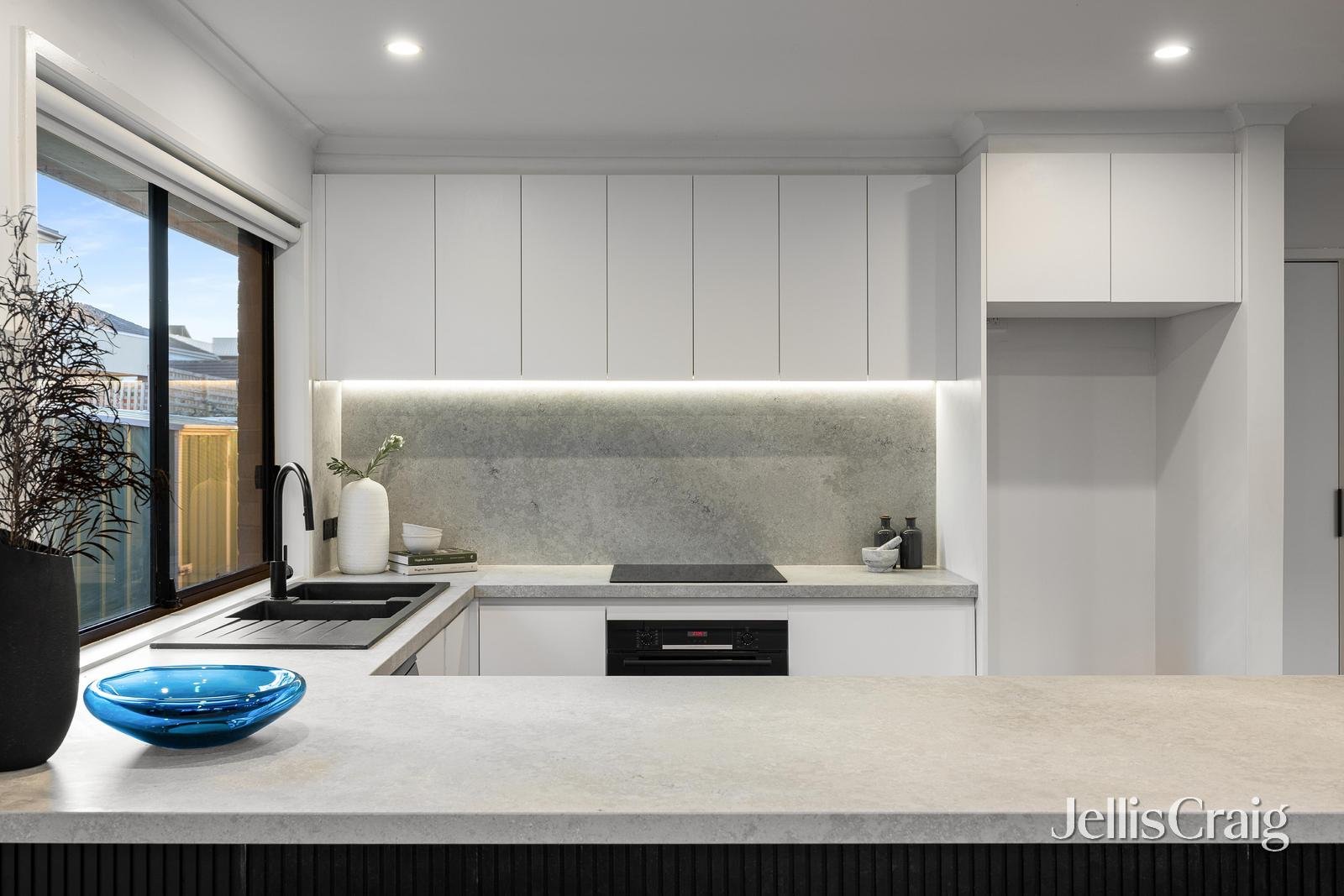 2/13 Lilac Street, Bentleigh East image 6