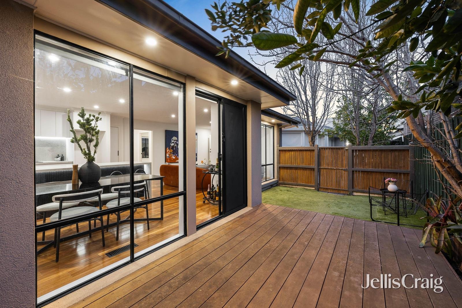 2/13 Lilac Street, Bentleigh East image 11
