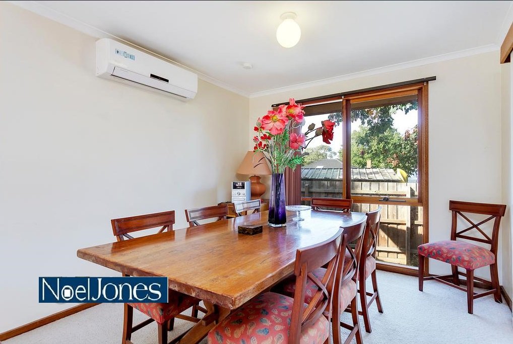 2/13 Loughnan Road, Ringwood image 2
