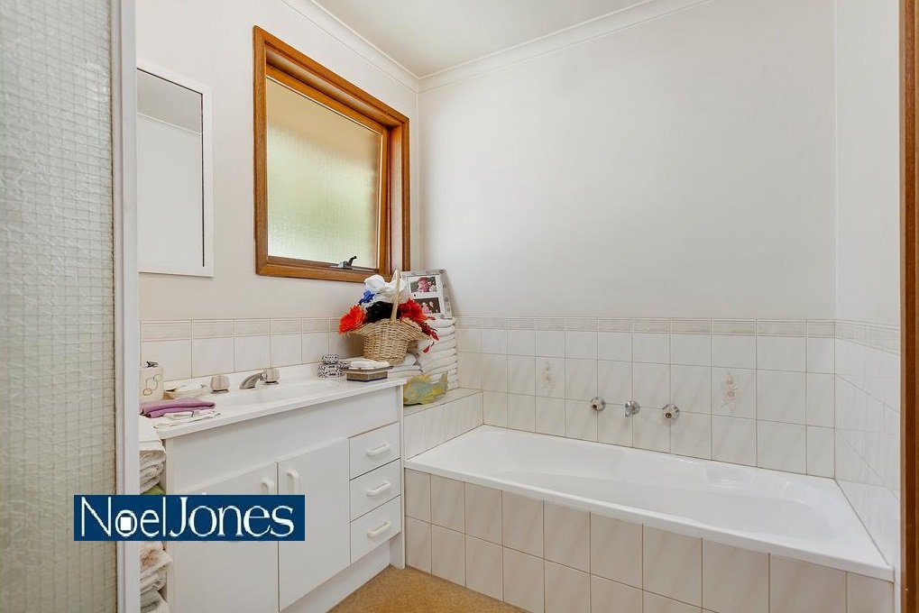 2/13 Loughnan Road, Ringwood image 6