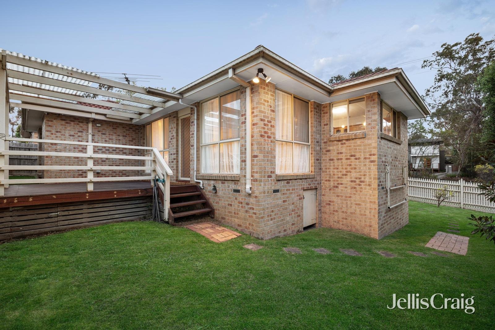 213 Main Road, Lower Plenty image 13