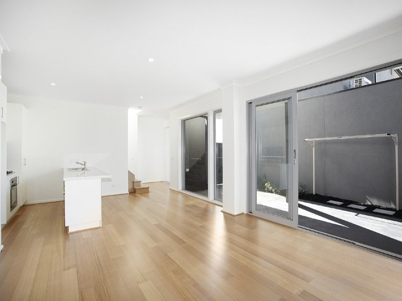 2/13 Mary Street, Spotswood image 3