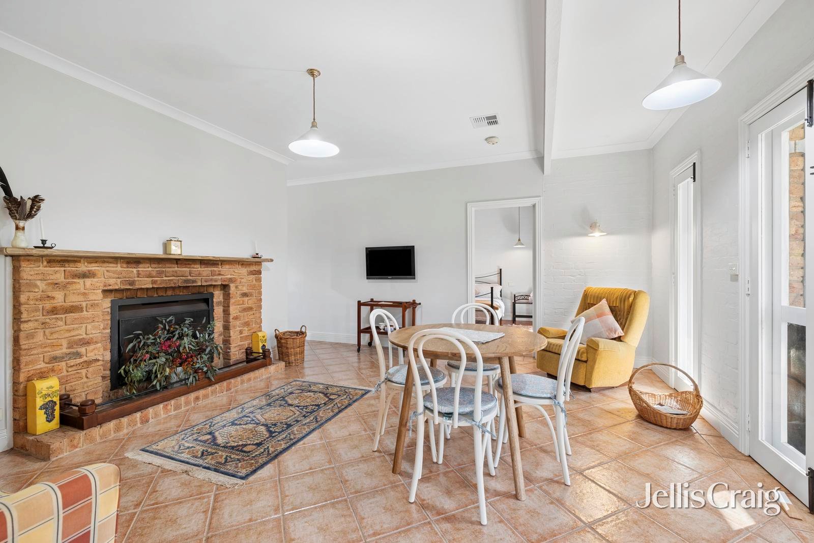 213 Mia Mia Road, Newstead image 7